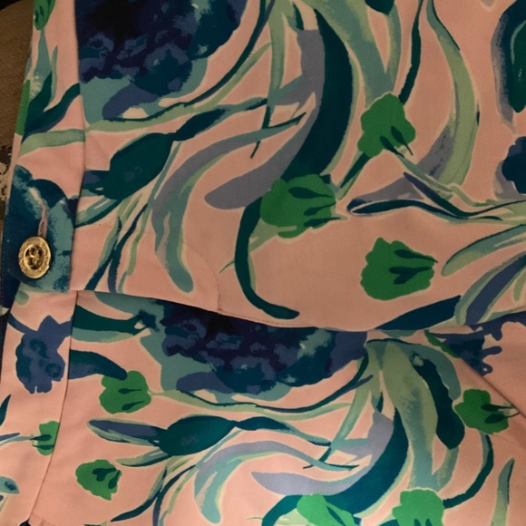 Lilly Pulitzer Scalloped Floral Shorts - Picture 11 of 12